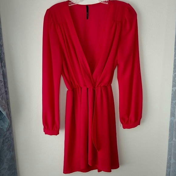 Lulu's fuchsia wrap dress - Picture 1 of 8